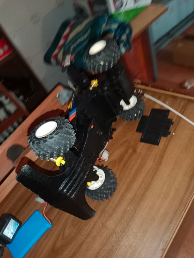 coche RC AÑOS 80 DE BATERIAS