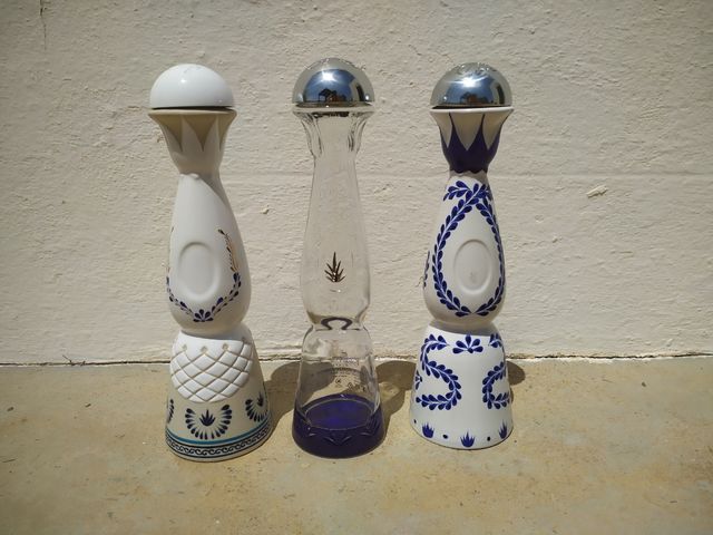 Botellas Tequila y Mezcal