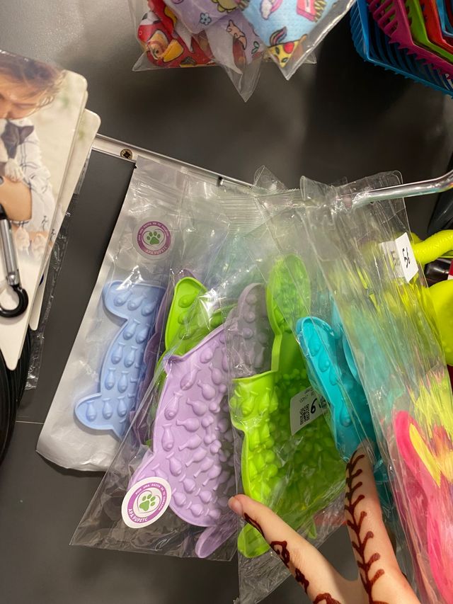 LICKIMAT PARA PERROS Y GATOS