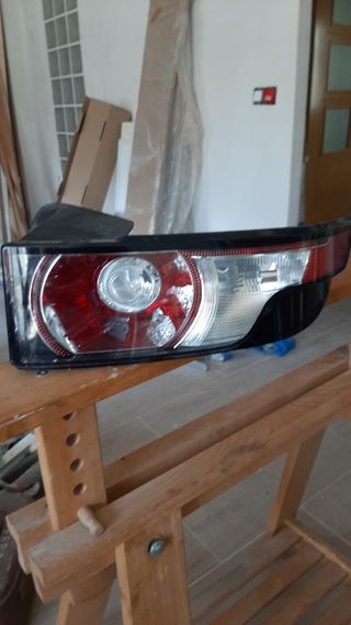 Faro de land rover evok