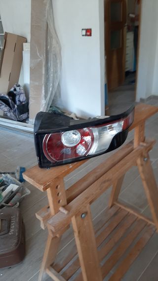 Faro de land rover evok