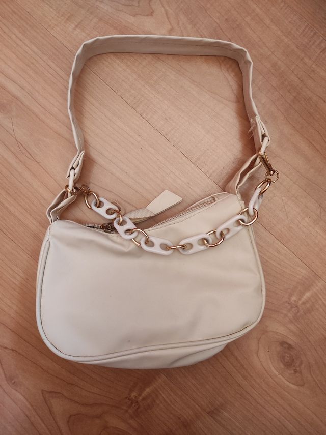 bolso con cadena