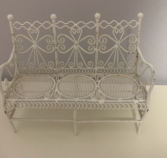 Mobiliario casa de muñecas