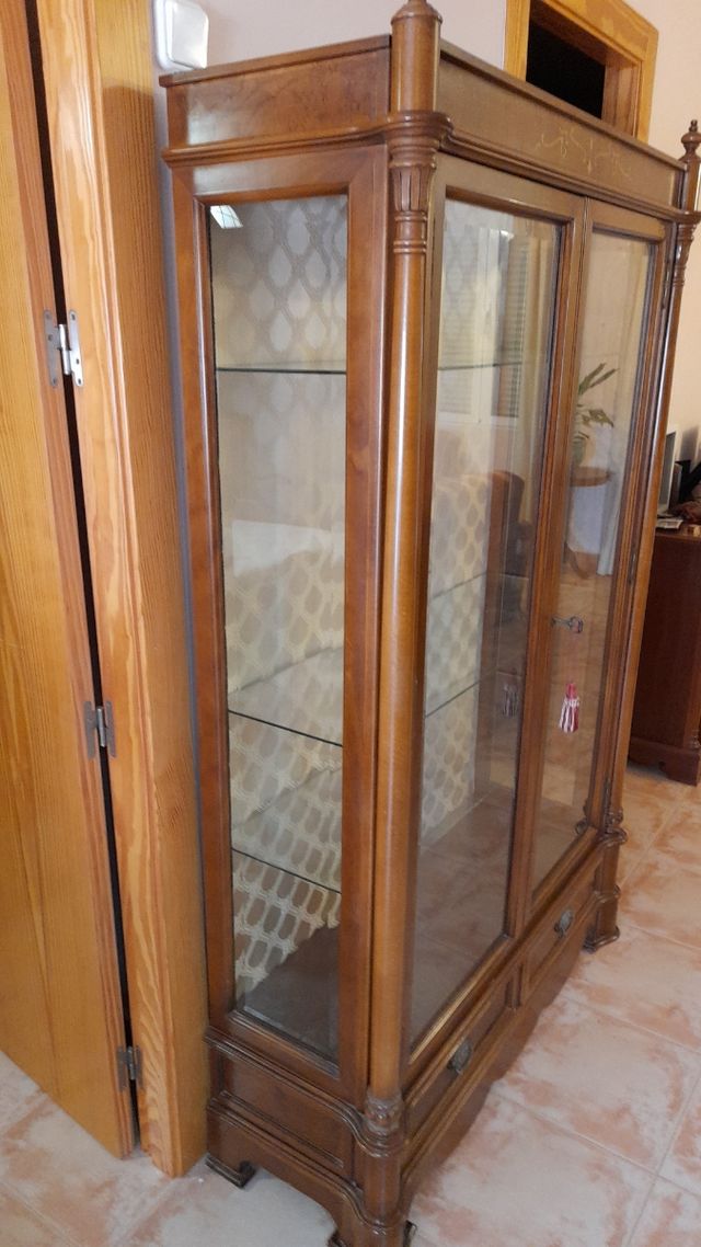 vitrina antigua cristal y madera noble
