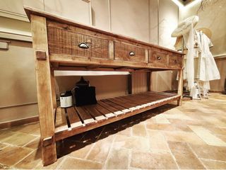 Mueble mostrador de madera maciza