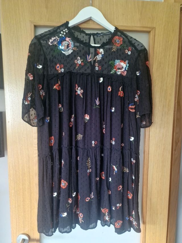 Vestido brillos Zara