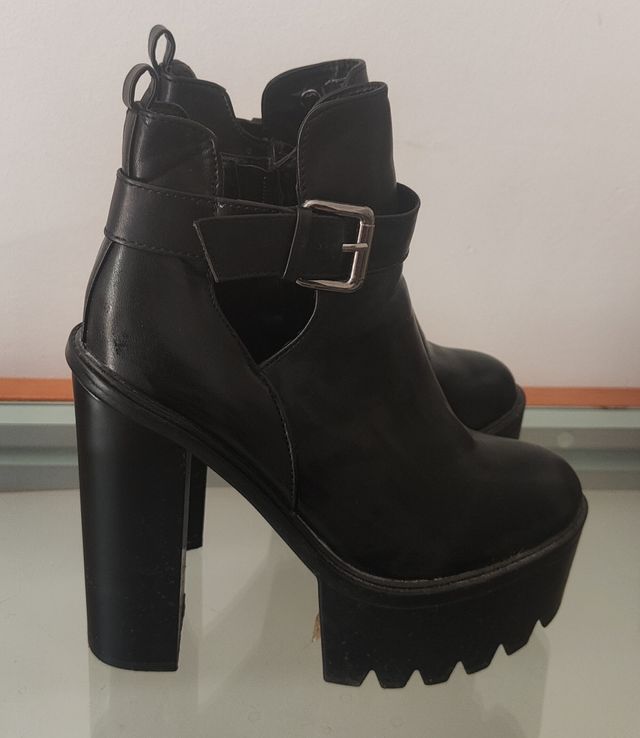 BOTINES NEGROS CUÑA