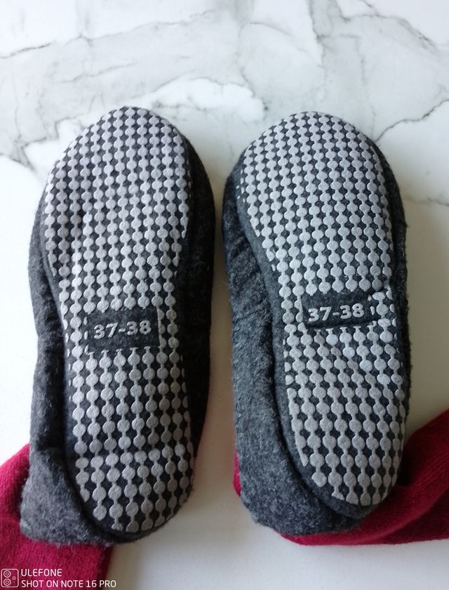 zapatillas calcetines