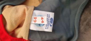 Bañador gris rojo piscina mujer