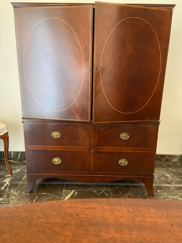 MUEBLE TELE CON PUERTAS escamoteables