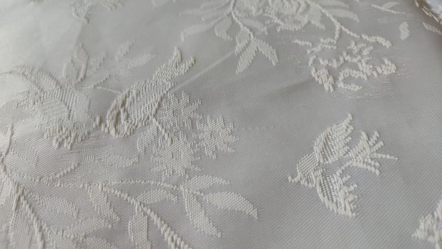 Cortinas Florales Blancas de Raso