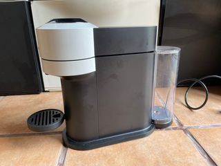 Cafetera nespresso vertuo.