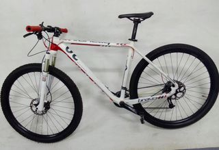 bicicleta de montaña carbono Berria bravo 29