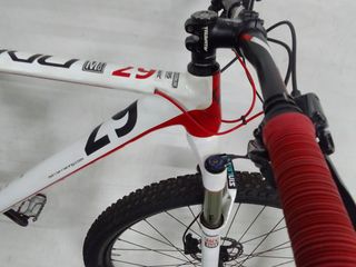 bicicleta de montaña carbono Berria bravo 29