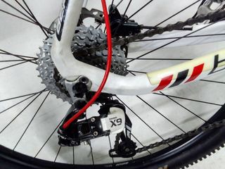bicicleta de montaña carbono Berria bravo 29