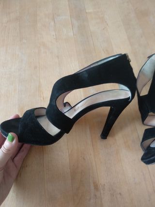 Preciosas sandalias de tacón