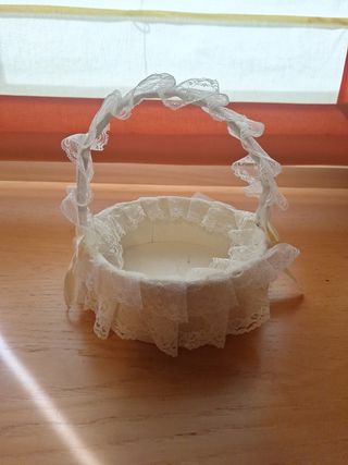 Cesta arras,alianzas y pétalos 