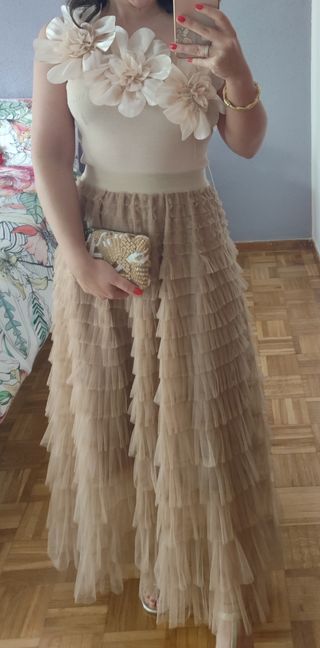 conjunto invitada boda falda tul y body beig