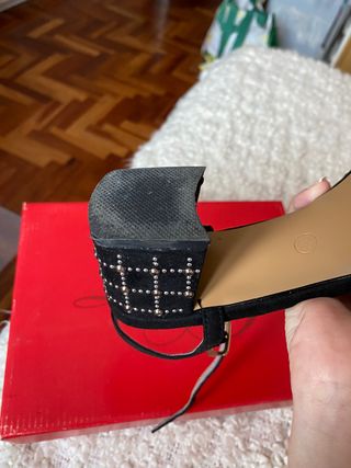 Zapatos de tacón bajo negros