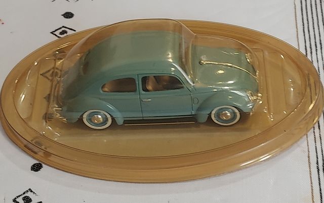 VOLSWAGUEN  COCCINELLE  SOLIDO 1950 1/43