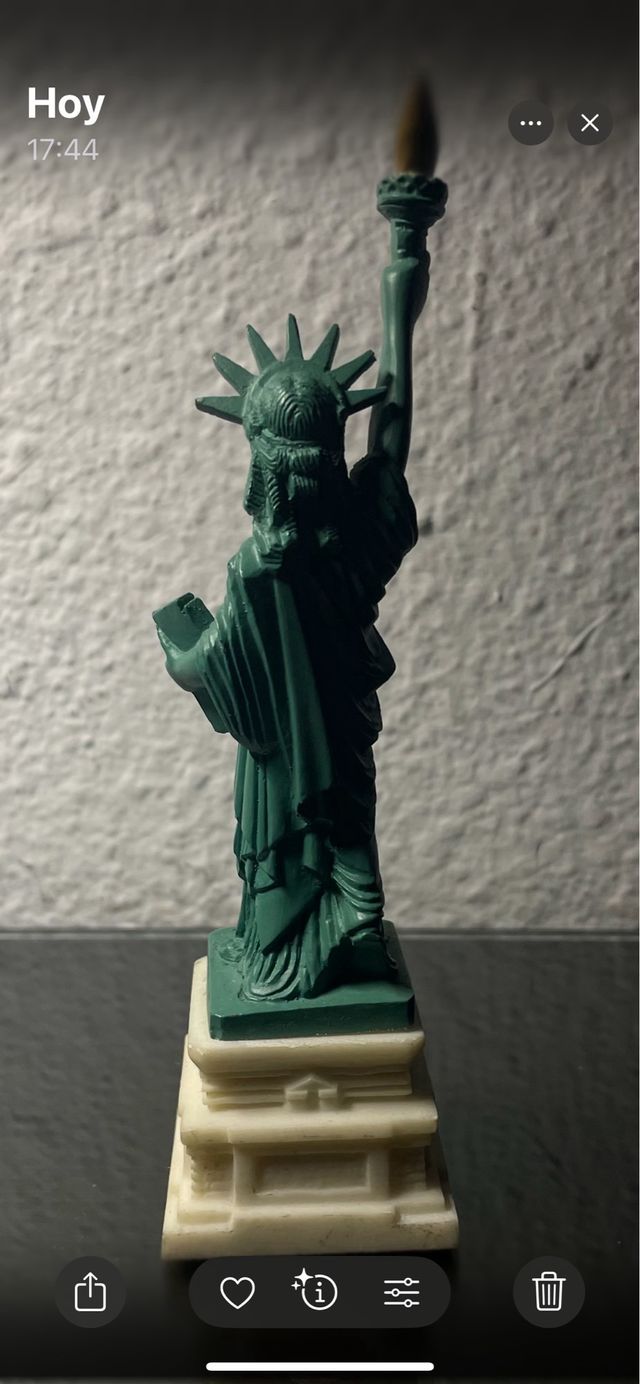 ESTATUA DE LA LIBERTAD 