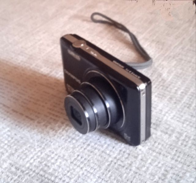 Cámara de fotos digital y videocámara HD OLYMPUS