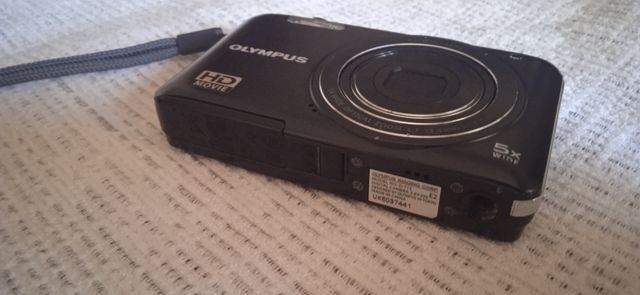 Cámara de fotos digital y videocámara HD OLYMPUS