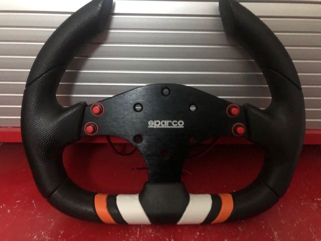Volante de carreras Sparco para coche o consola