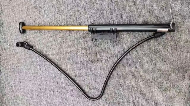 Mini Pompa per tutti i tipi di gomma