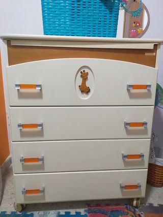 Mueble cambiador con bañera