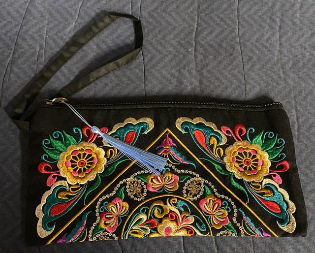 Bolso tipo cartera nuevo a estrenar