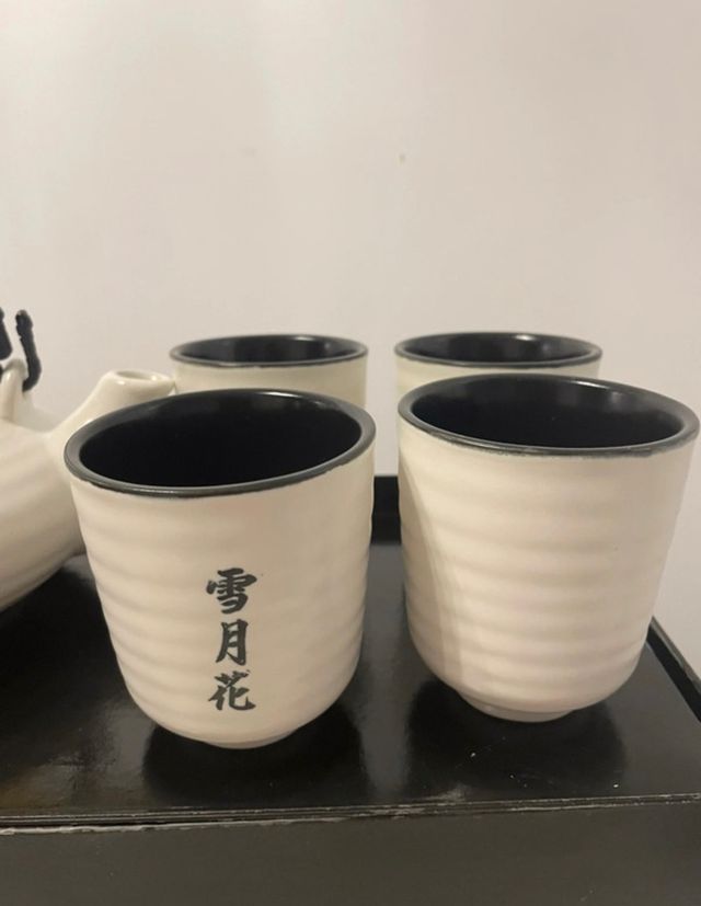 Juego tetera + 4 tazas