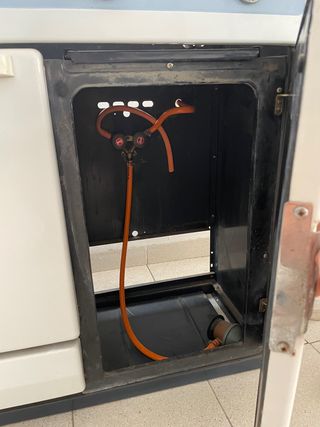 Cocina y horno de gas antigua Corbero