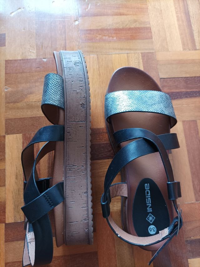 Sandalia negras de inside