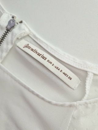 Blusa blanca manga corta Stradivarius