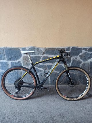 BTT: Bicicleta mountain bike. Orbea Alma talla L