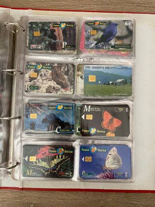 Más de 350 tarjetas de teléfono