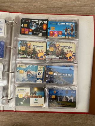 Más de 350 tarjetas de teléfono