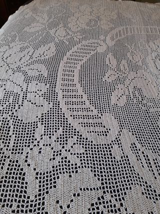 Magnífico mantel de ganchillo.