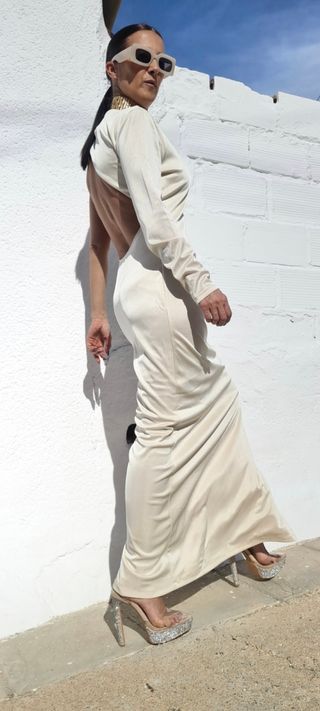 Vestido espalda descubierta asimétrico mango