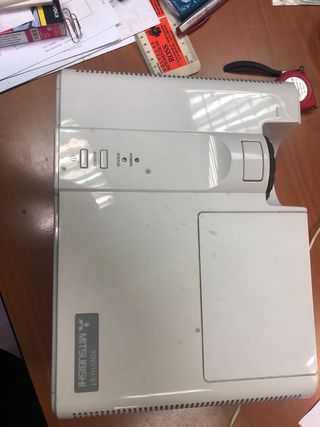 Proyector Mitsubishi xd221u-st