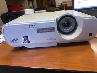 Proyector Mitsubishi xd221u-st