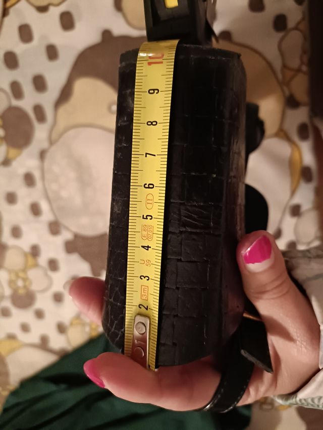 Sandalias negras elegantes