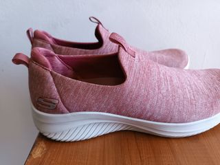 Skechers