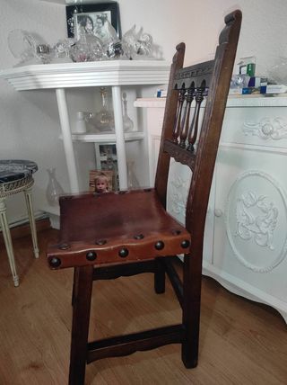 Venta de conjunto de mesa y 4 sillas.