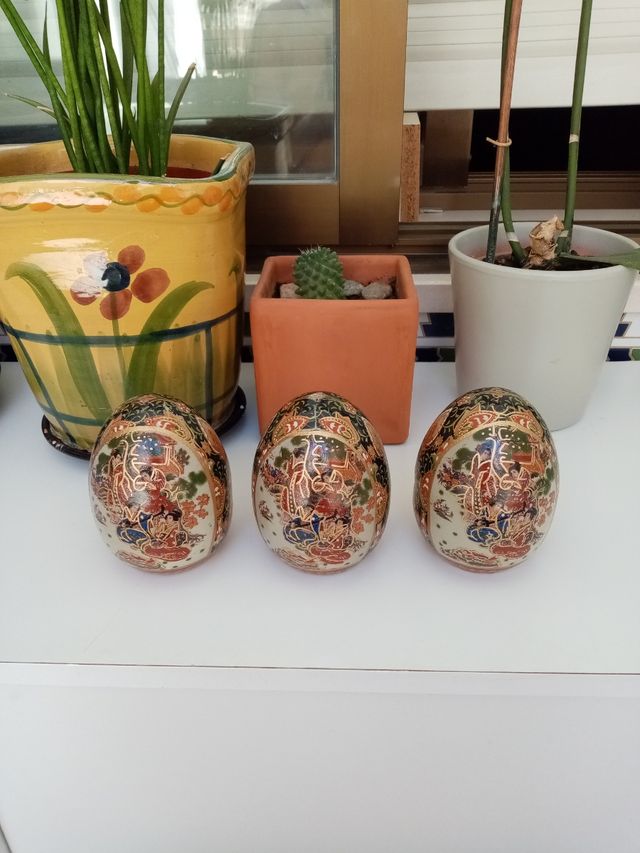 Huevos chinos decorativos