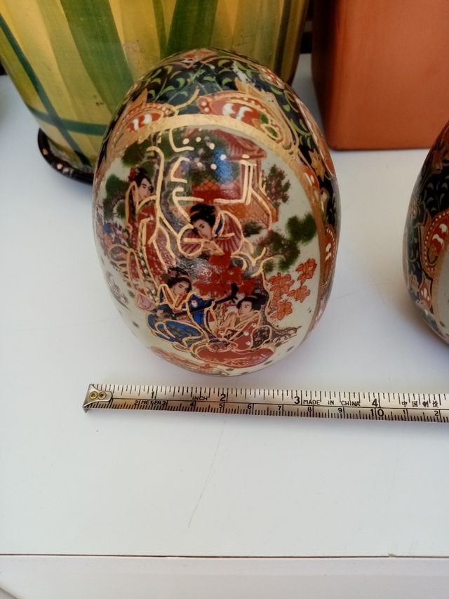 Huevos chinos decorativos