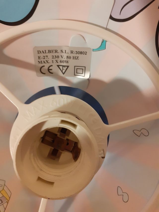 Lampara infantil de techo.