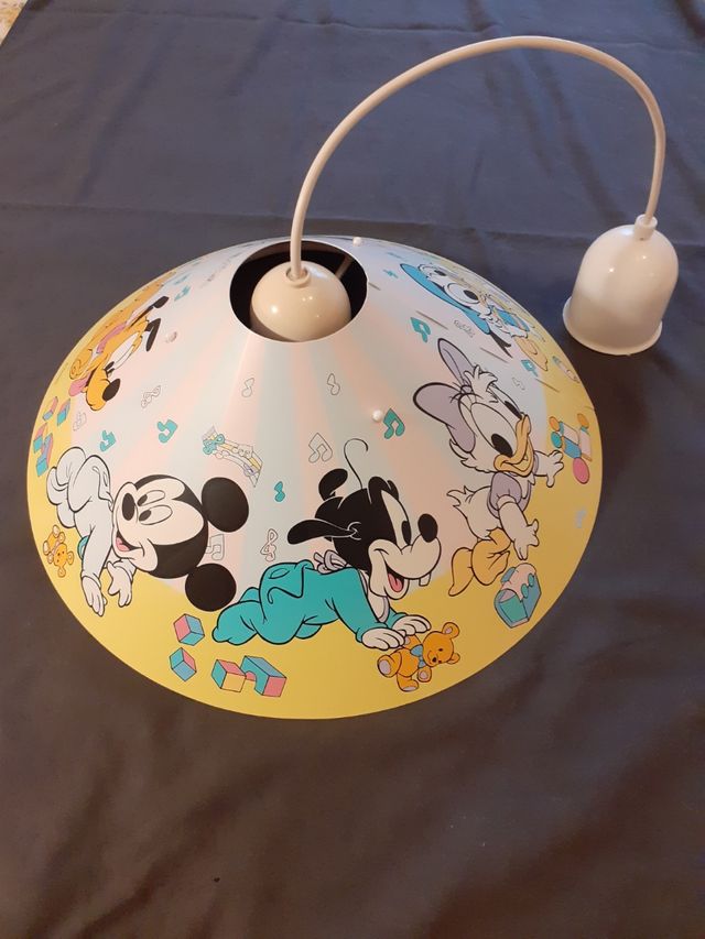 Lampara infantil de techo.