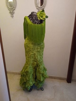 Traje flamenca seda y complementos